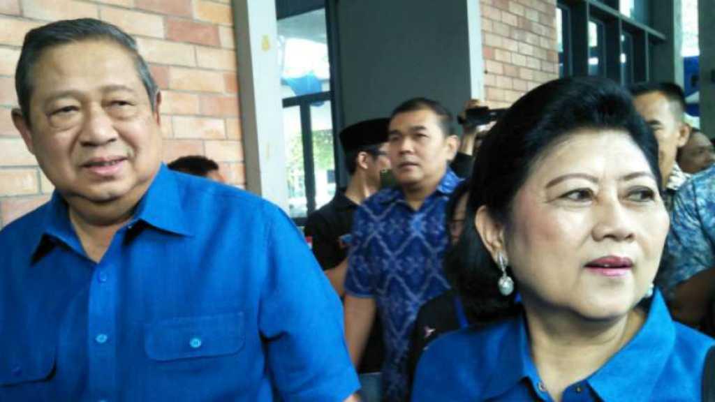 Kecupan Terakhir SBY untuk Ani Yudhoyono Setelah 43 tahun Bersama