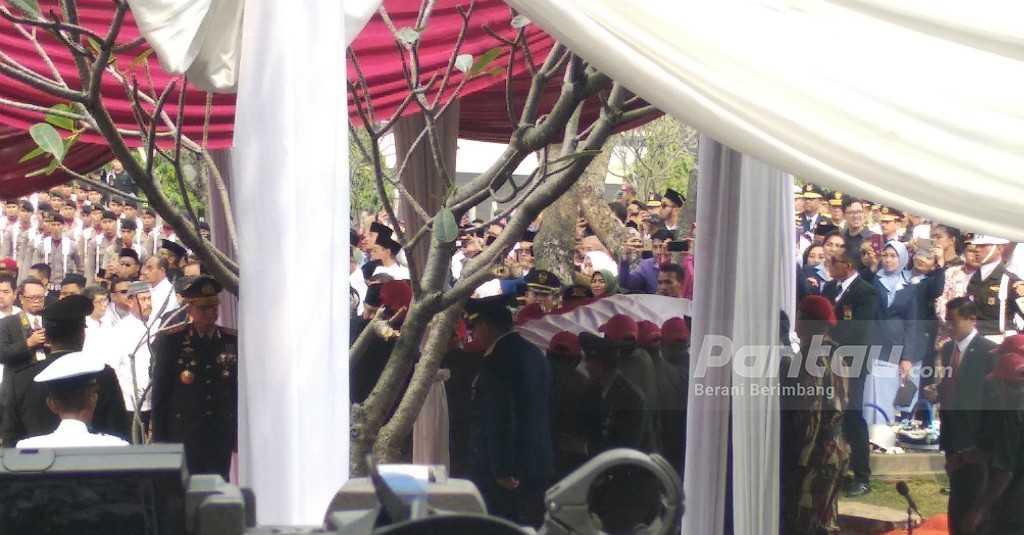 Tiba di TMP Kalibata, Jenazah Ani Yudhoyono Siap Dimakamkan