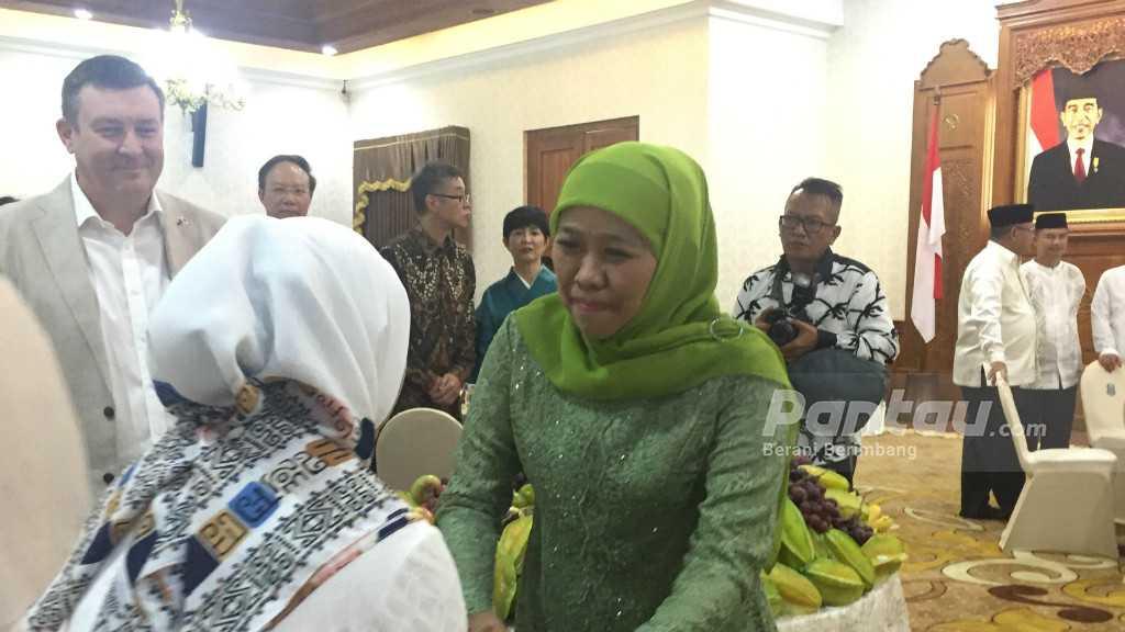 2 Sesi Open House Gubernur Jatim Khofifah Indar Parawansa