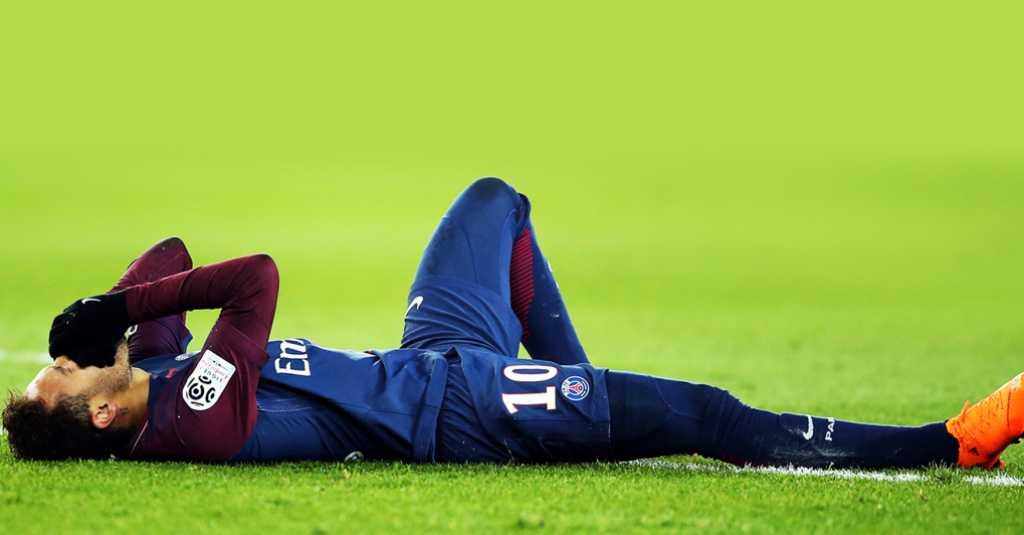 Neymar Menangis, Tertatih-tatih Tinggalkan Laga Lawan Qatar