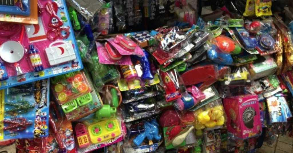 Laris Manis, Pedagang Mainan Panen Rezeki Selama Lebaran