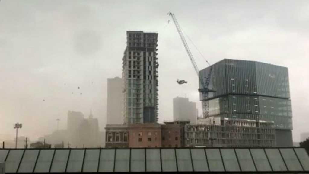 Crane Ambruk ke Apartemen di Dallas AS, Satu Orang Tewas