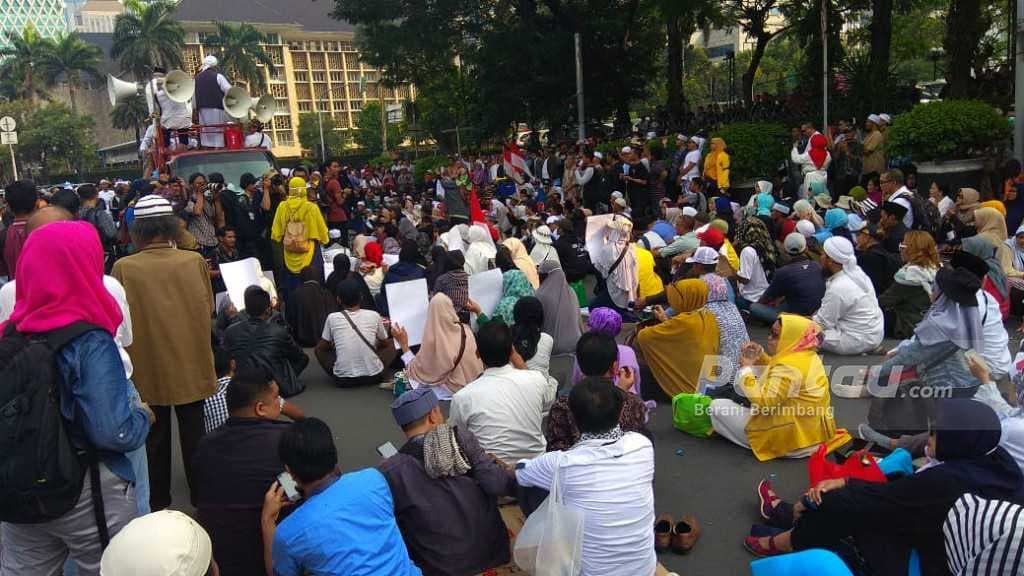 Gelar Aksi Depan MK, FPI: Kami Turun Bukan karena Dukung 02, tapi....