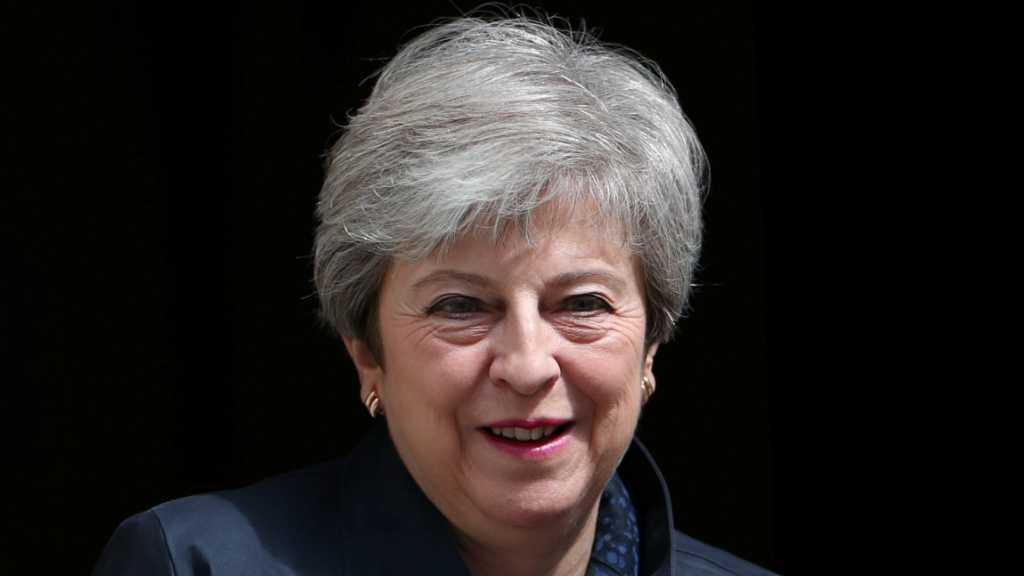 Sebelum Lengser, Theresa May Upayakan Pertemuan dengan Putin?