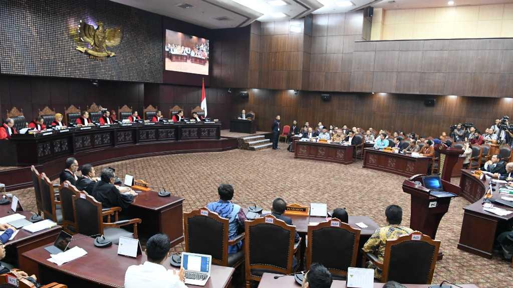 KPU Minta MK Tolak Seluruh Gugatan Tim Hukum 02 Prabowo-Sandi