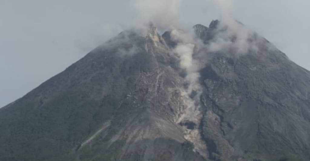 Gunung Merapi Kembali Luncurkan Awan Panas dengan Jarak 1.200 Meter