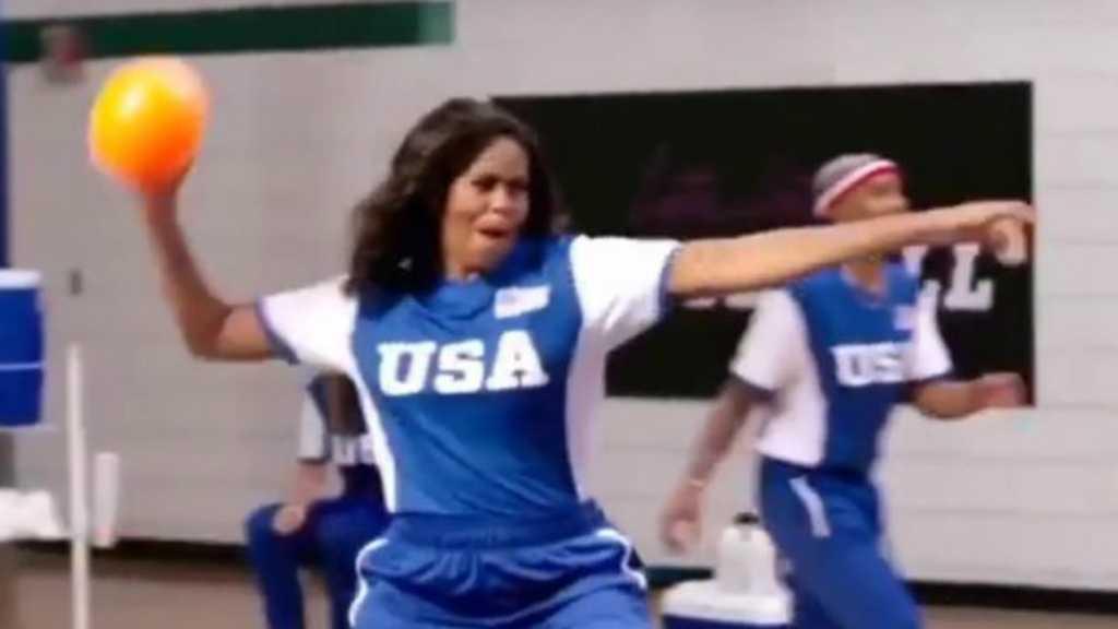 Michelle Obama Hantam Daerah Alat Vital Harry Styles 1D