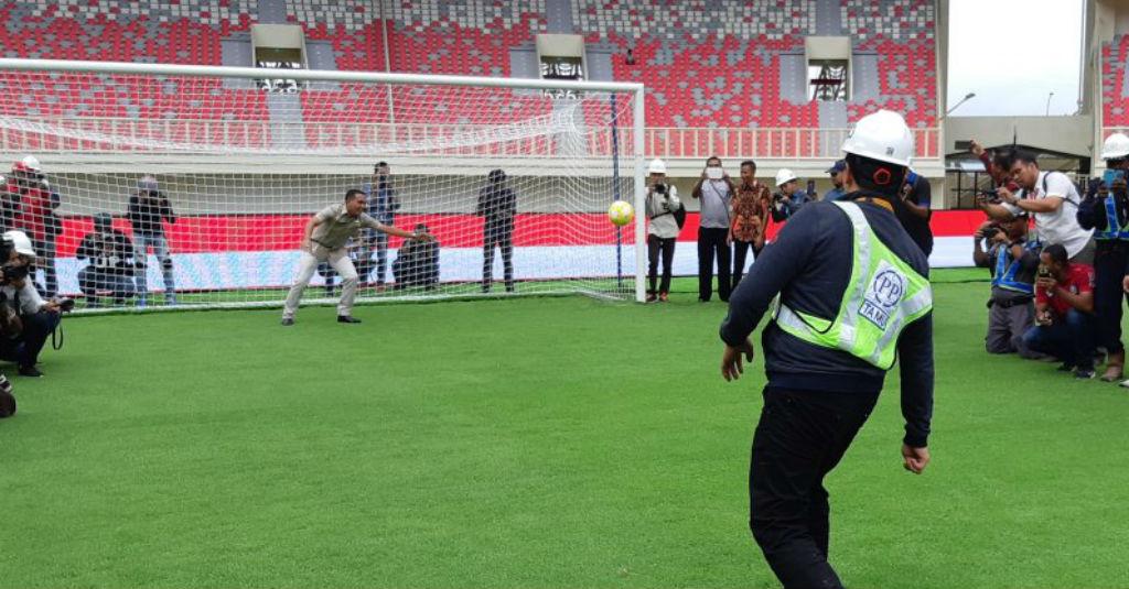 Stadion Papua Bangkit Rampung, Menpora Jajal Lapangan