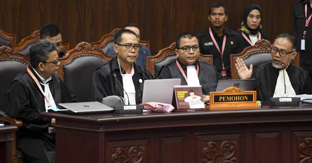 Ketua Tim Hukum 02 Disemprot Hakim MK (Lagi), Sekarang Gara-gara Ini