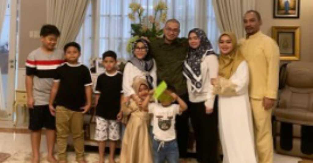 Datangi Rumah Syahrini, Bubu Titip Salam Juga untuk Reino Barack