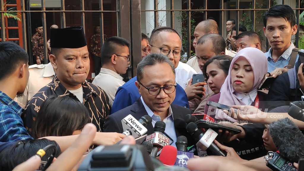Sidang Putusan MK Belum Selesai, Zulhas Tinggalkan Rumah Prabowo