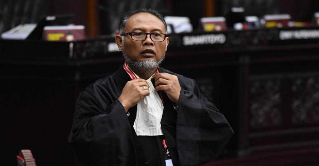 Jelang Putusan MK, BW: Banyakin Doa Aja