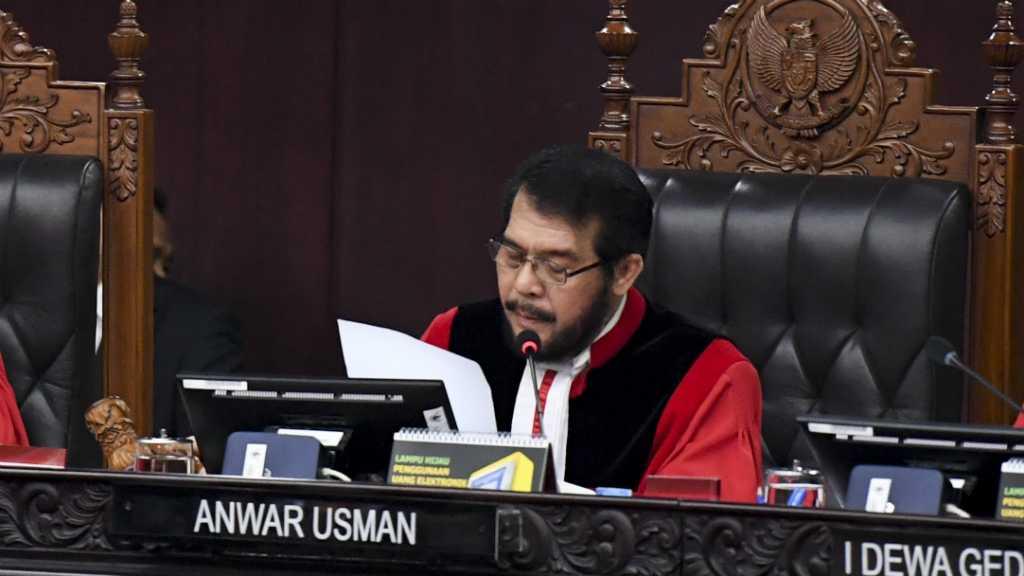 Ini Pertimbangan MK Menolak Semua Gugatan Prabowo-Sandi