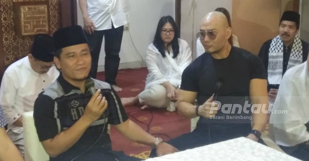 Deddy Corbuzier Menginspirasi Penggemarnya Menjadi Mualaf