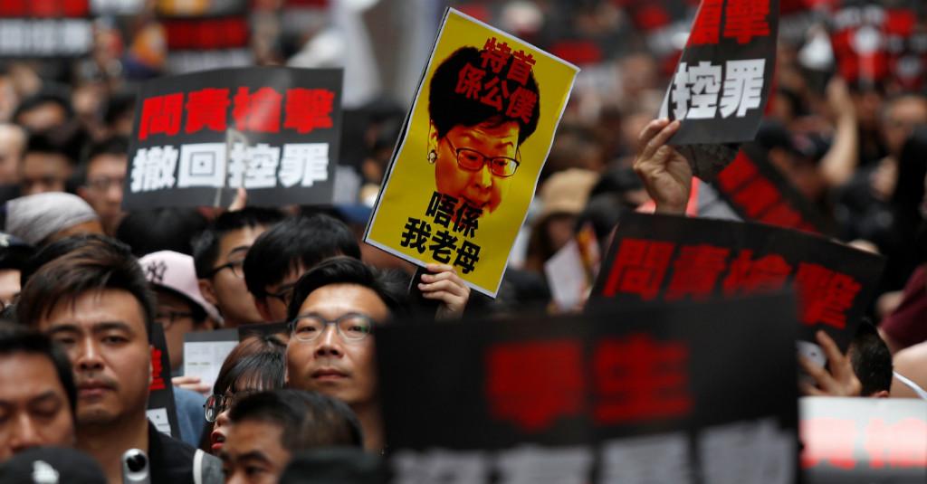 Ditengah Ketegangan, Pemerintah Hong Kong Gelar Pawai Pro-Demokrasi