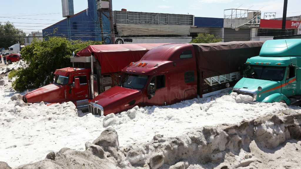 Pantau Foto: Badai Salju Parah Luluhlantahkan Guadalaraja Meksiko
