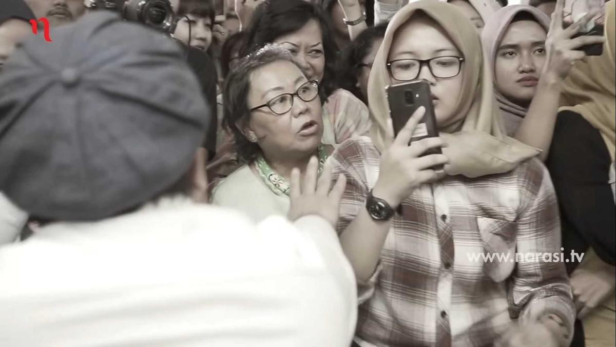 Viral, Momen Lucu Tompi Pisahkan Dua Wanita yang Bertengkar