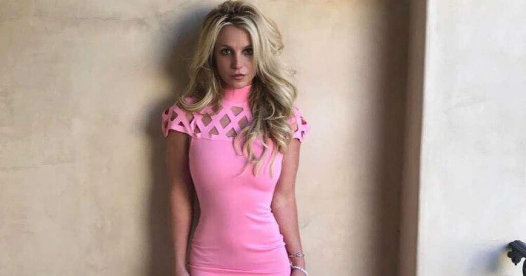 Britney Spears Berbagi Tips Pengobatan Mengandalkan Sayur dan Buah