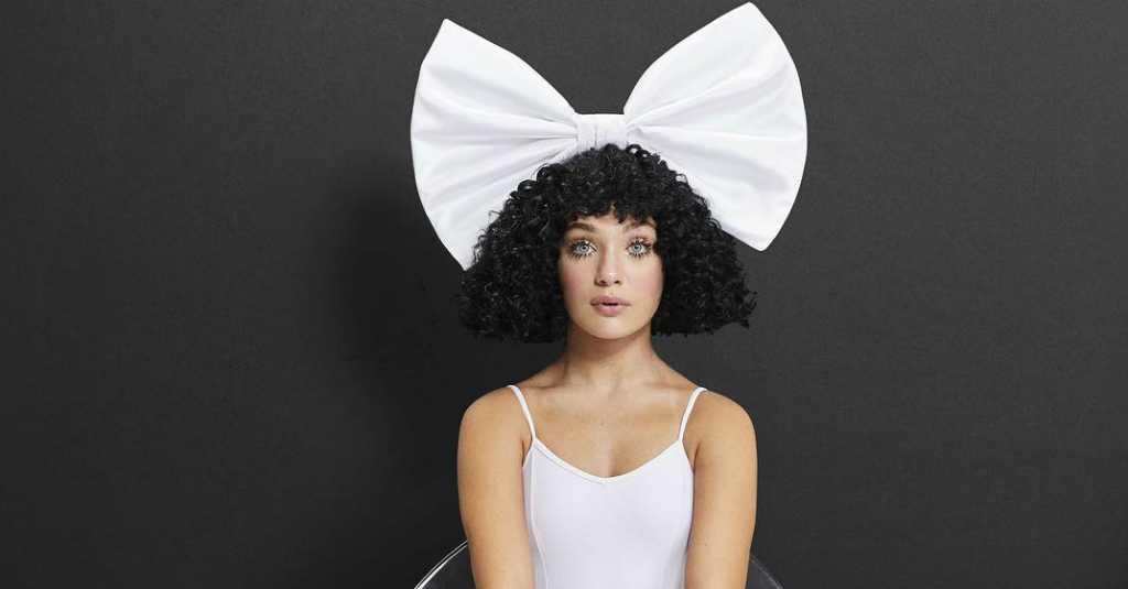 Beri Dukungan untuk Braun, Sia Diserang Fans Garis Keras Taylor Swift