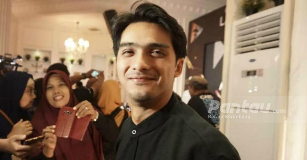 Penasaran dengan Pidi Baiq, Ricky Harun Rela Tinggalkan Keluarga