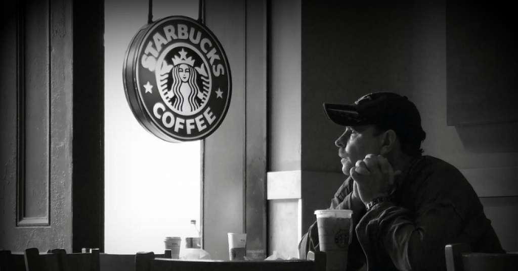 Petugas Polisi Diusir, Hastag #boycottstarbucks Ramai di Twitter