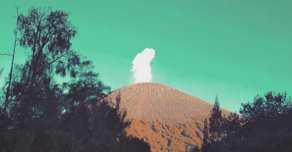 Peringati Hari Raya Karo, Jalur Pendakian Gunung Semeru akan Ditutup