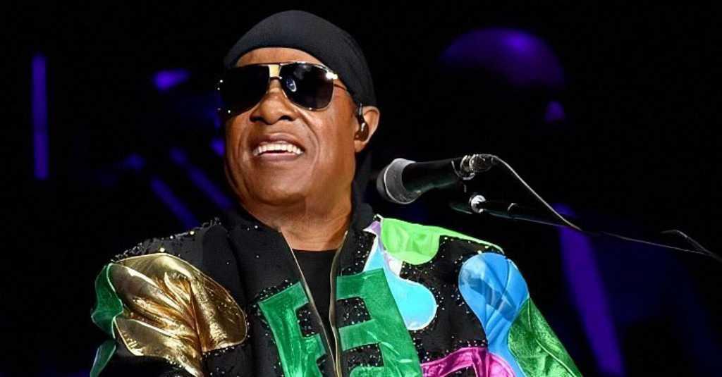 Dapatkan Donor Ginjal, Stevie Wonder Siap Tampil Sebelum Rehat Operasi