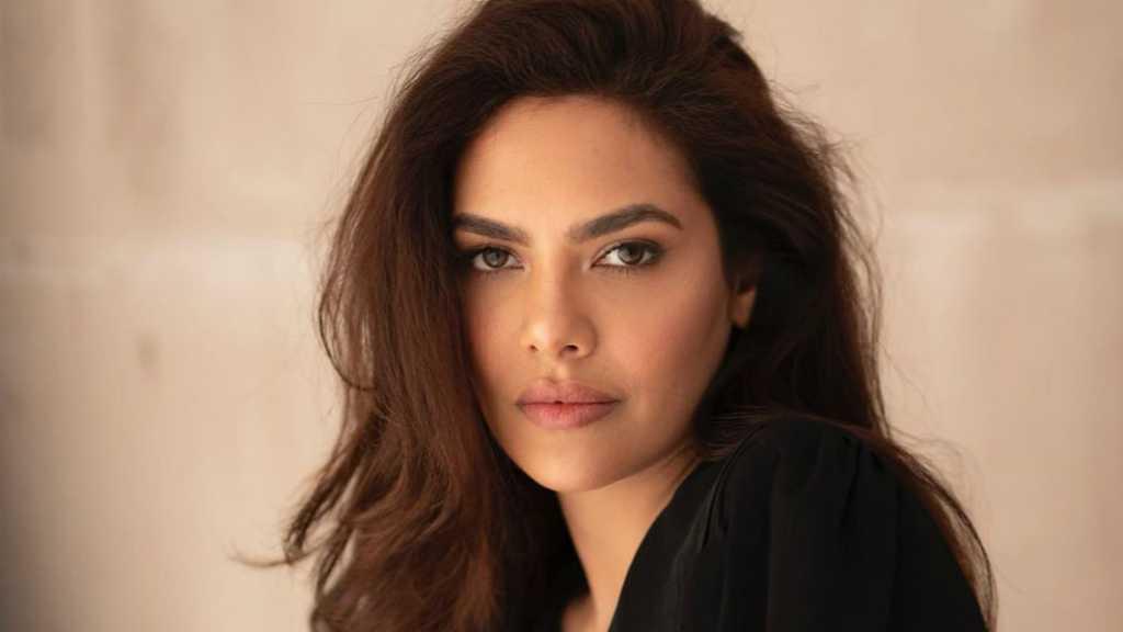 Aktris Bollywood Ini Pantik Emosi di India, Ngaku Diperkosa Lewat Mata