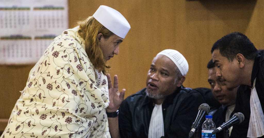 Sidang Vonis Bahar bin Smith, Pendukung: Bebaskan Guru Kami!
