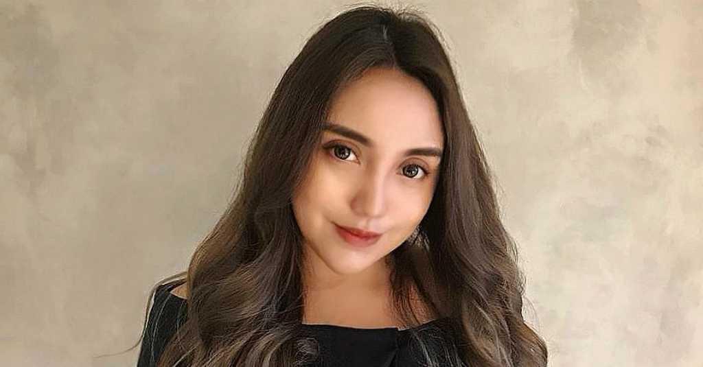 Pakai Kalung Simbol Salib, Salmafina Sunan Pindah Agama?