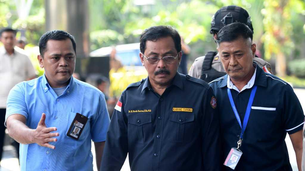 Kena OTT KPK, Gubernur Riau Nurdin Basirun Dibebastugaskan dari NasDem