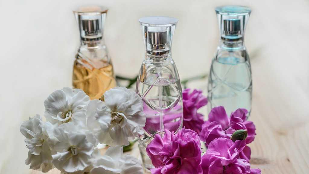 Ini Manfaat Memakai Parfum. Salah Satunya Bisa Atasi Insomnia