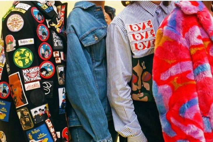 Putri Paul McCartney Rilis Koleksi Busana Bertema The Beatles Penuh Warna