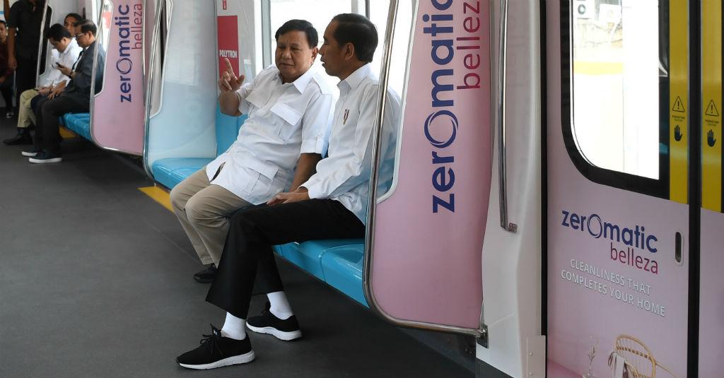 Pertama Kali Naik MRT, Prabowo: Terima Kasih Jokowi