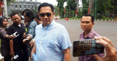 Saling Bela Klien, Farhat Abbas Ungkit Masa Lalu Hotman