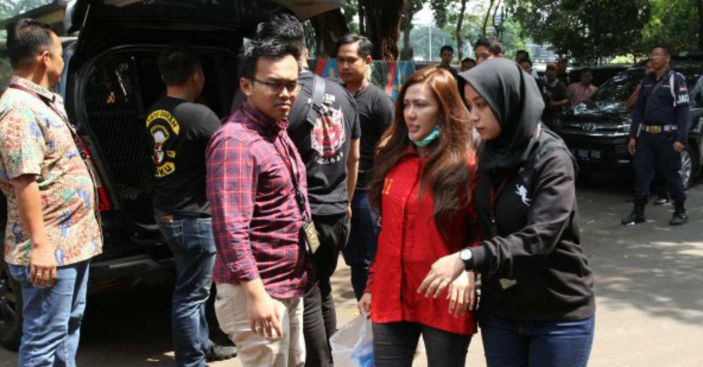 Farhat Abbas Harap Rey Utami Dapat Penangguhan Penahanan