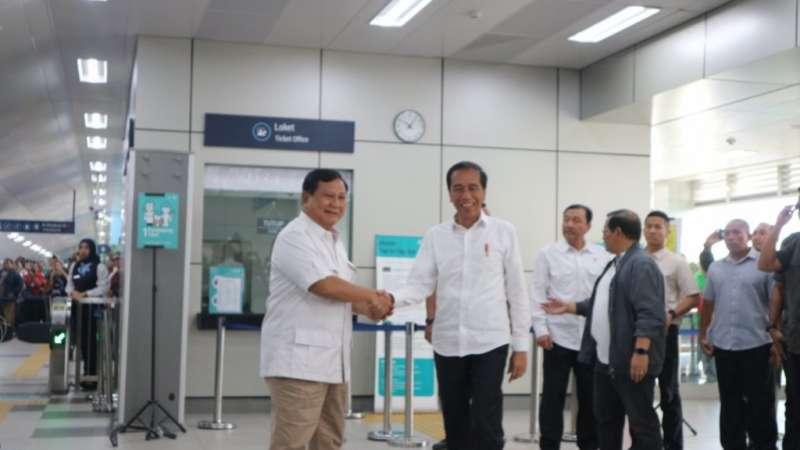 Potret Suasana Kehangatan Pertemuan Jokowi dan Prabowo