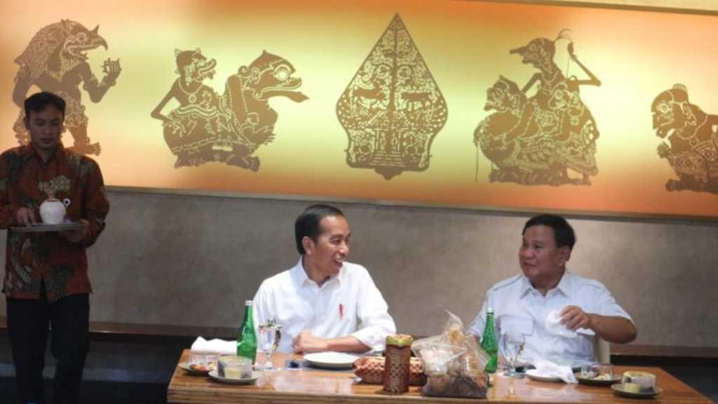 Usai Naik MRT, Jokowi-Prabowo Makan Siang Bersama di Senayan