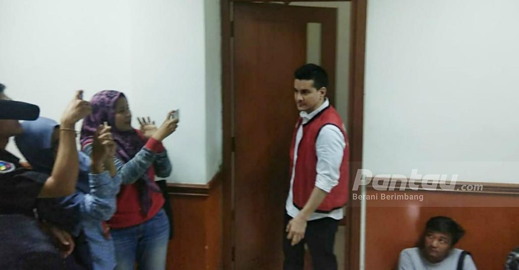 Steve Emmanuel Divonis Hukuman 9 Tahun Penjara dan Denda Rp 1 Miliar
