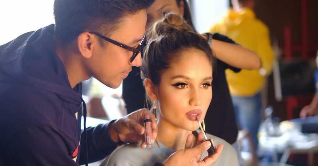 Ternyata Ini Ritual Make Up Artis Buba Alfian Sebelum Merias Klien