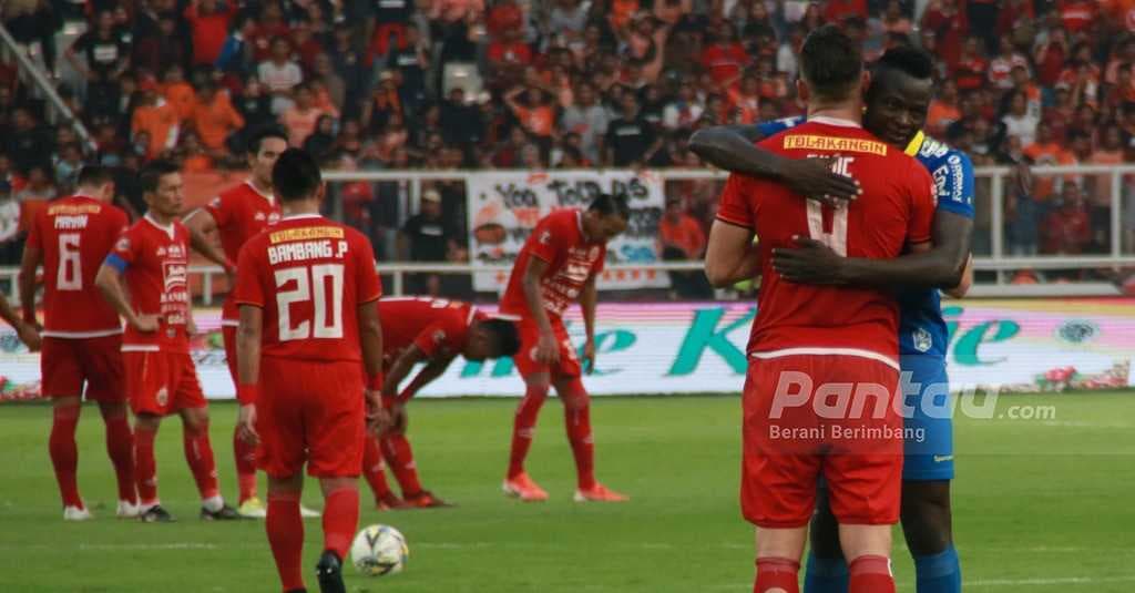 Berada di Zona Rawan, Ayo Bangkit Persija!