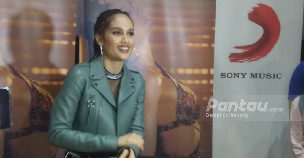 7 Tahun Vakum di Industri Musik, Cinta Laura Kembali dengan Single 'Vida'