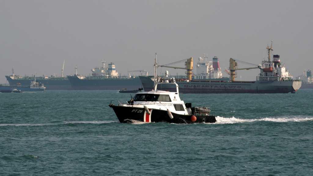 Perompak Jarah Kapal CK Bluebell Korsel di Selat Singapura