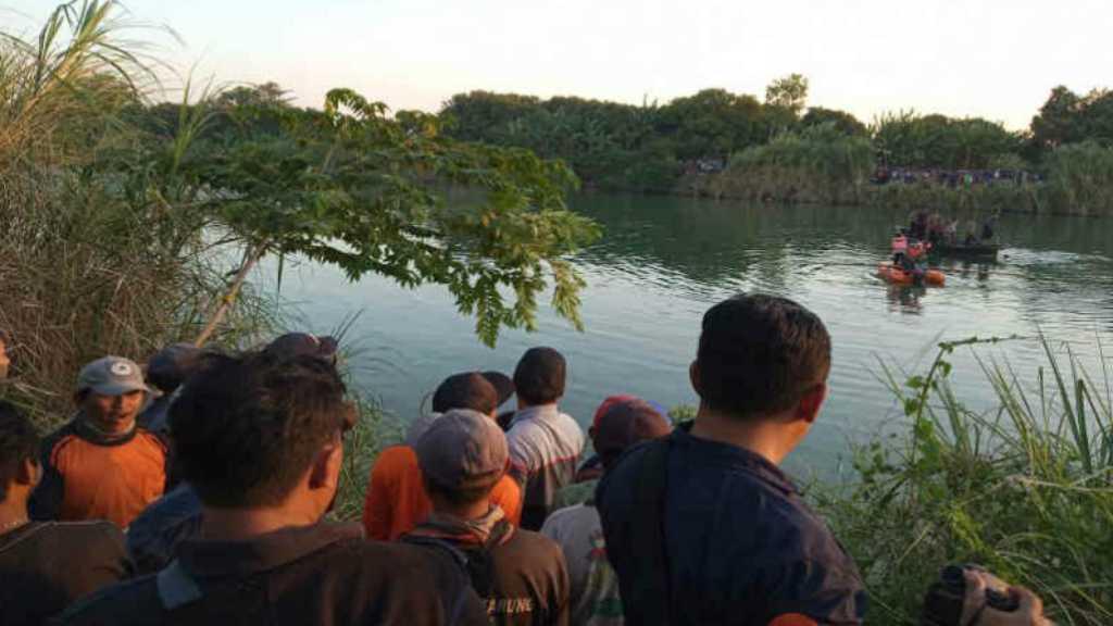 Pesawat Latih Cesna Jatuh di Sungai Indramayu, Satu Orang Hilang