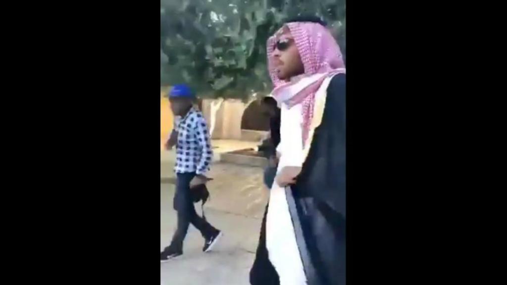Blogger Arab Diludahi oleh Warga Palestina Ketika Injakkan Kaki di Israel