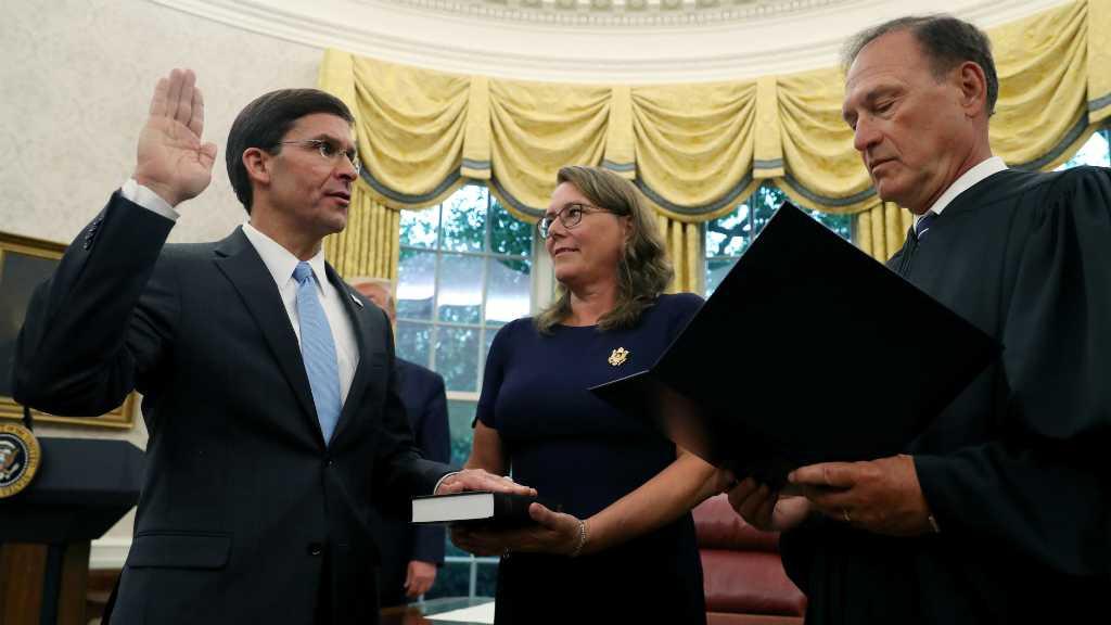 Resmi Dilantik, Menteri Pertahanan AS Itu Bernama Mark Esper