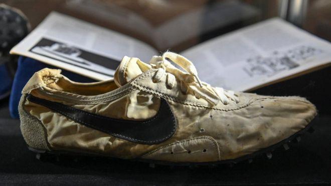 Langka! Sepatu Nike yang Dijahit dengan Tangan Dilelang Rp6,1 Miliar