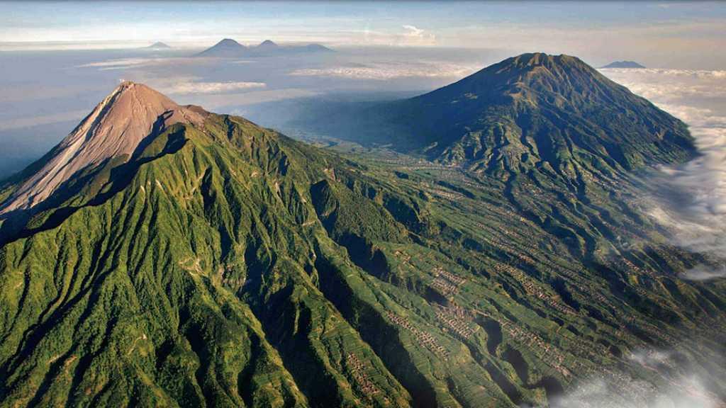 5 Deretan Gunung Terseram dan Angker di Indonesia