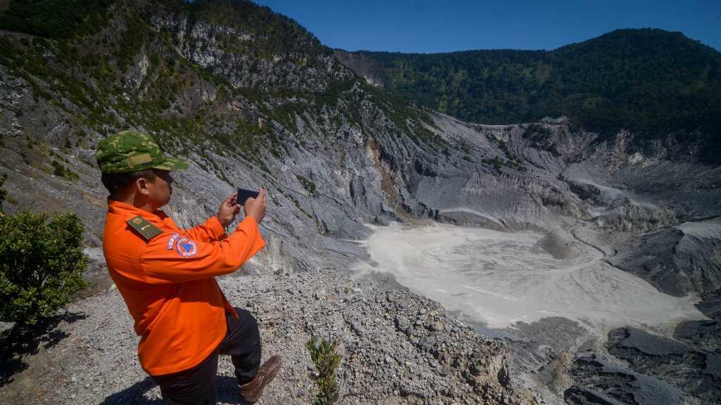 PVMBG: Radius Aman dari Gunung Tangkuban Perahu 2 Kilometer
