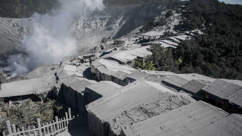 Begini Penampakan Putihnya Tangkuban Perahu Pasca Erupsi